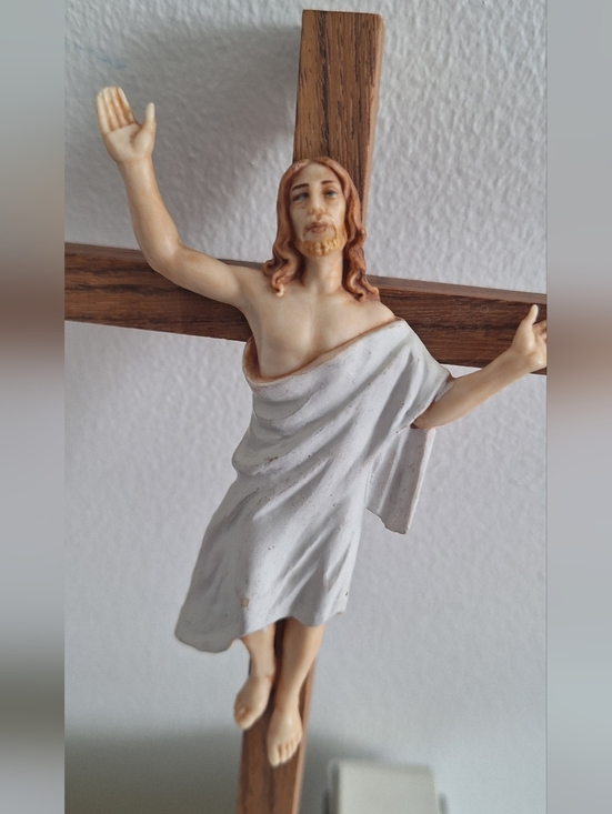 resurrected Jesus - Picture 4 of 13